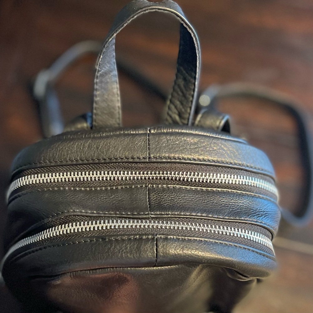Still Nordic Anouk City Black Leather Backpack - Picture 5 of 11